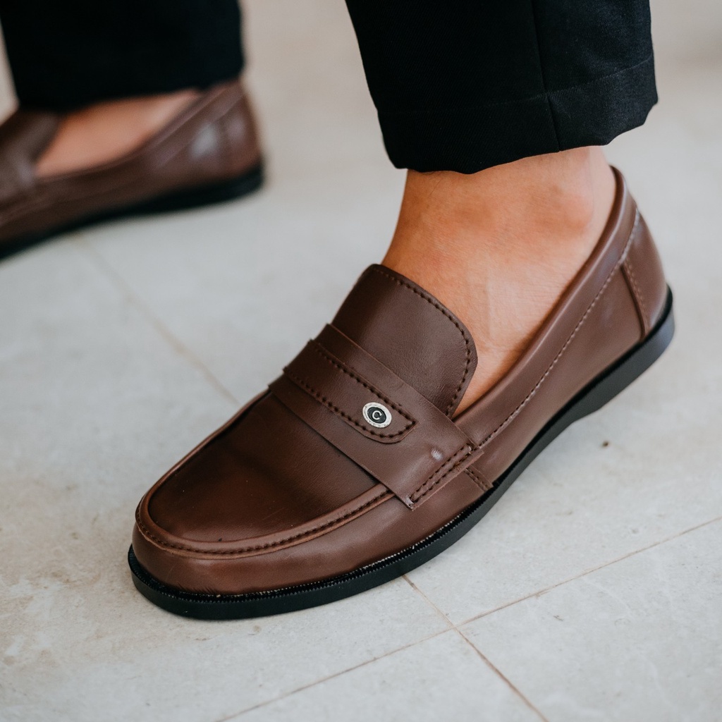 SEPATU SLIP ON PRIA CASUAL SANTAI GAYA KEKINIAN TRENDY - slip on pria