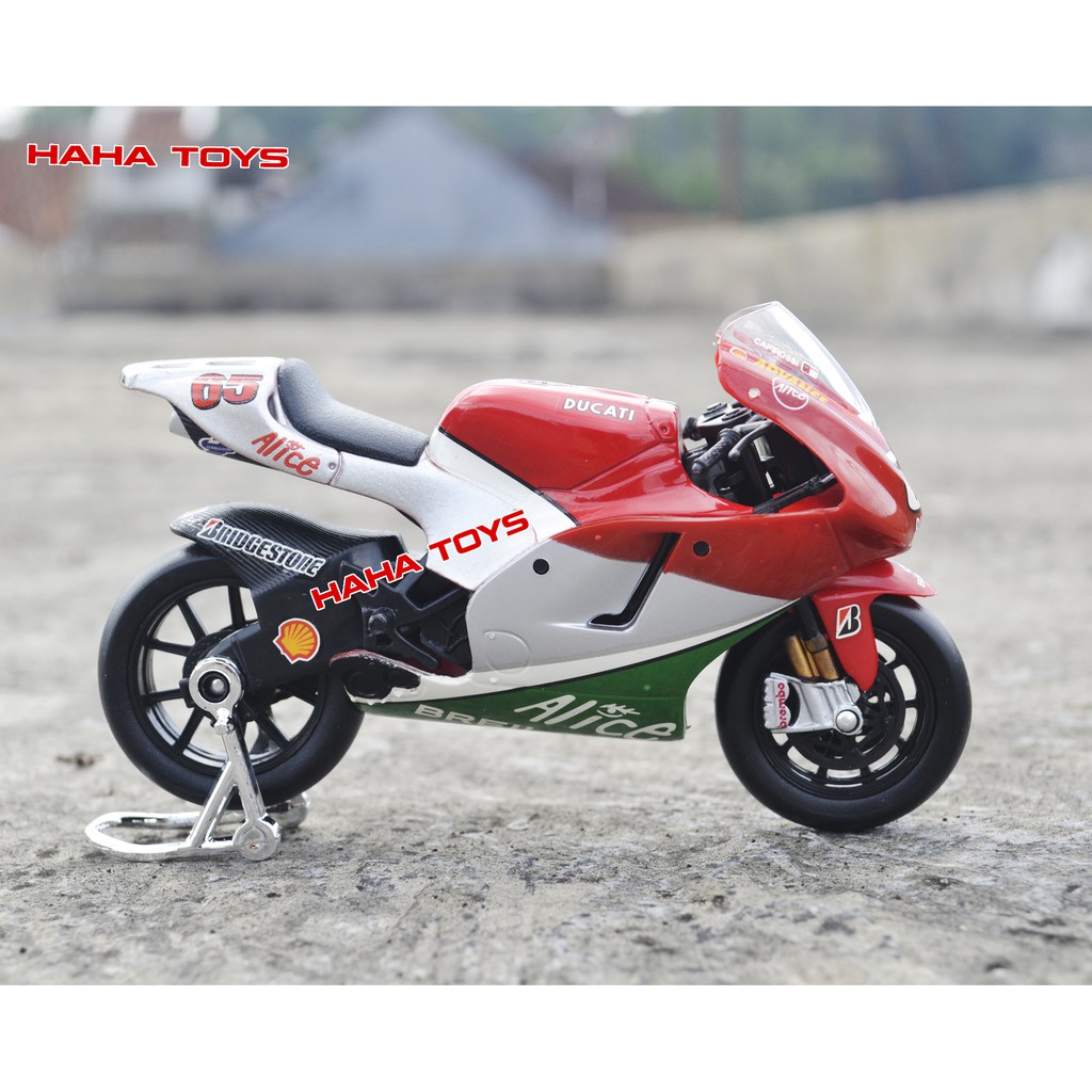 Diecast/Miniatur Saico MotoGP Ducati Desmosedici 2006 Loris Capirossi Skala 1/18