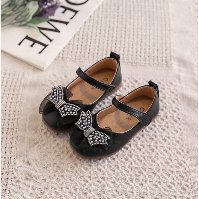 A717- Sepatu anak perempuan import motif kupu-kupu mutiara