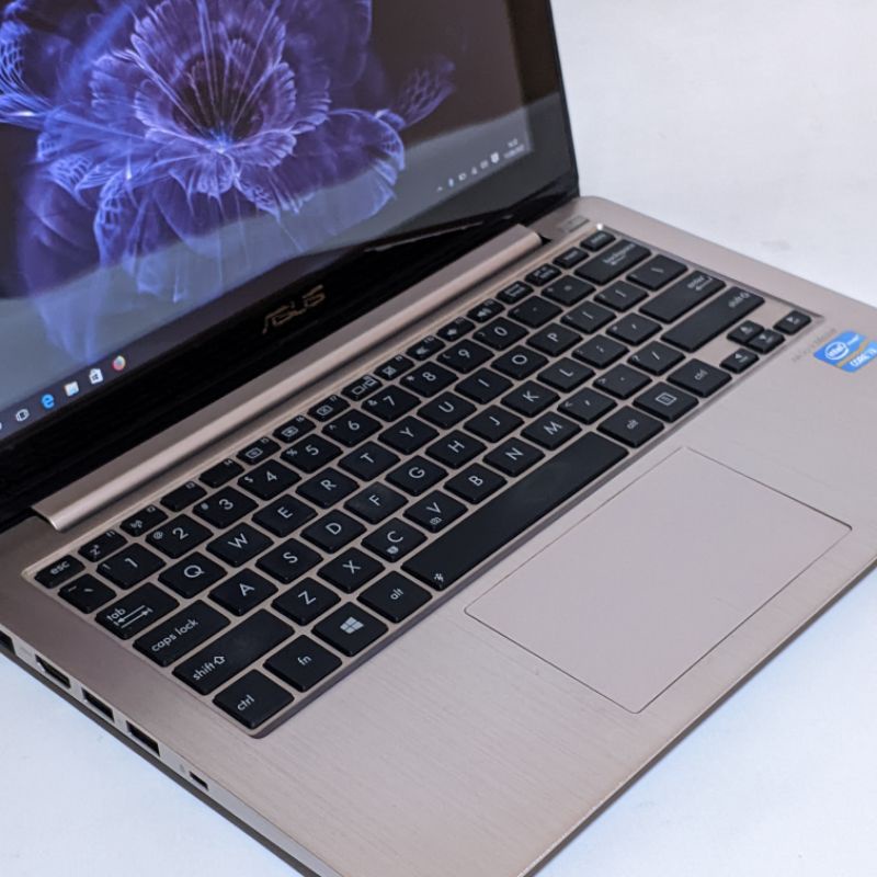 laptop ultrabook Touchscreen asus vivobook x202E - core i3 - Touchscreen 12 inc