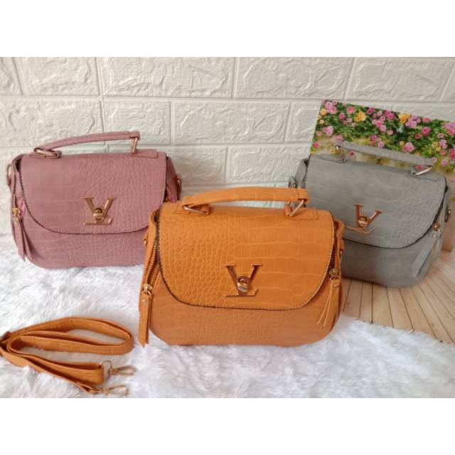 LV Kunci Croco