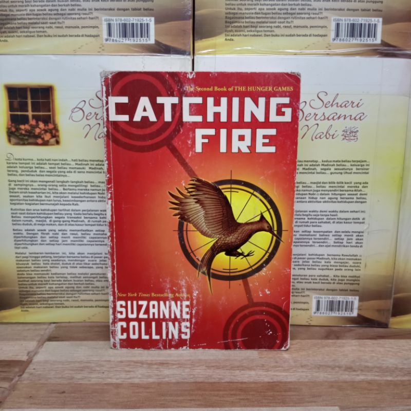 

BUKU ORIGINAL - COLLINS CATCHING FIRE