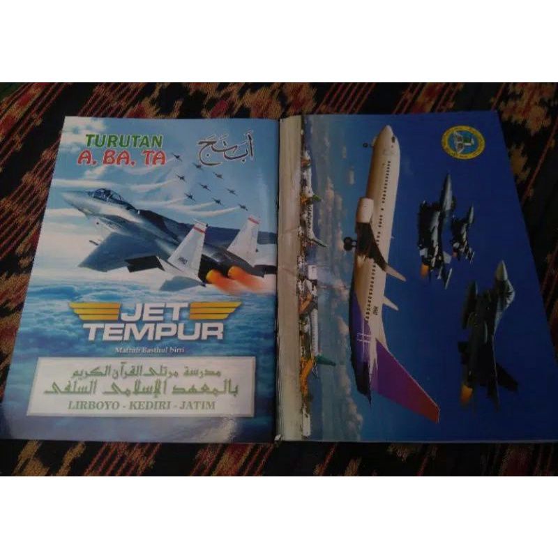 Turutan jet tempur Lirboyo