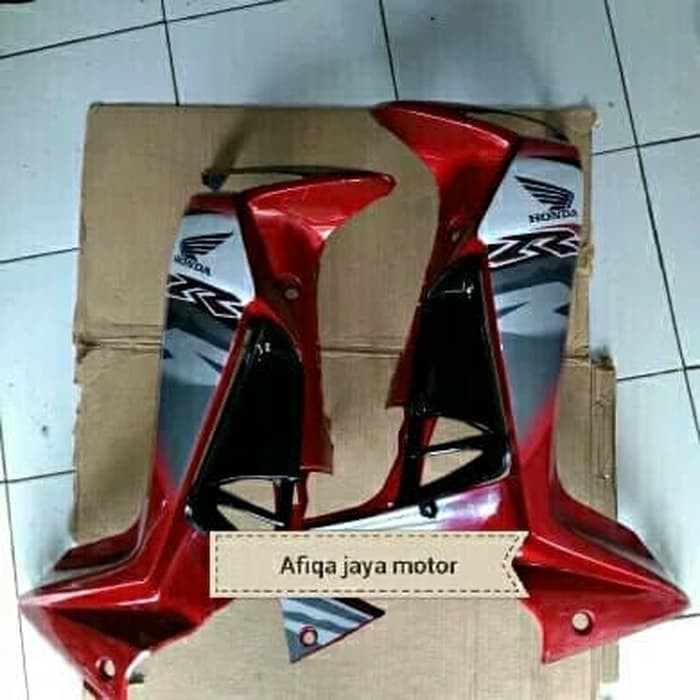 Sayap samping honda supra x 125 new batman merah hitam