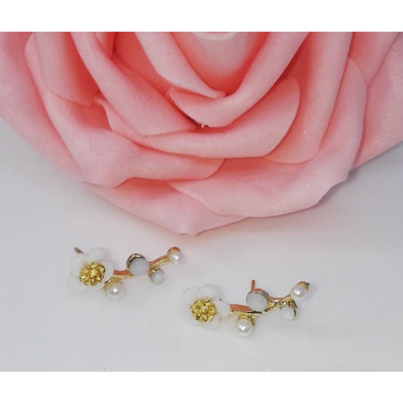 Anting Wanita Daisy Sun Flower Bunga Daisy dan Gaya Simple Korea-Bunga Pearl - Gold