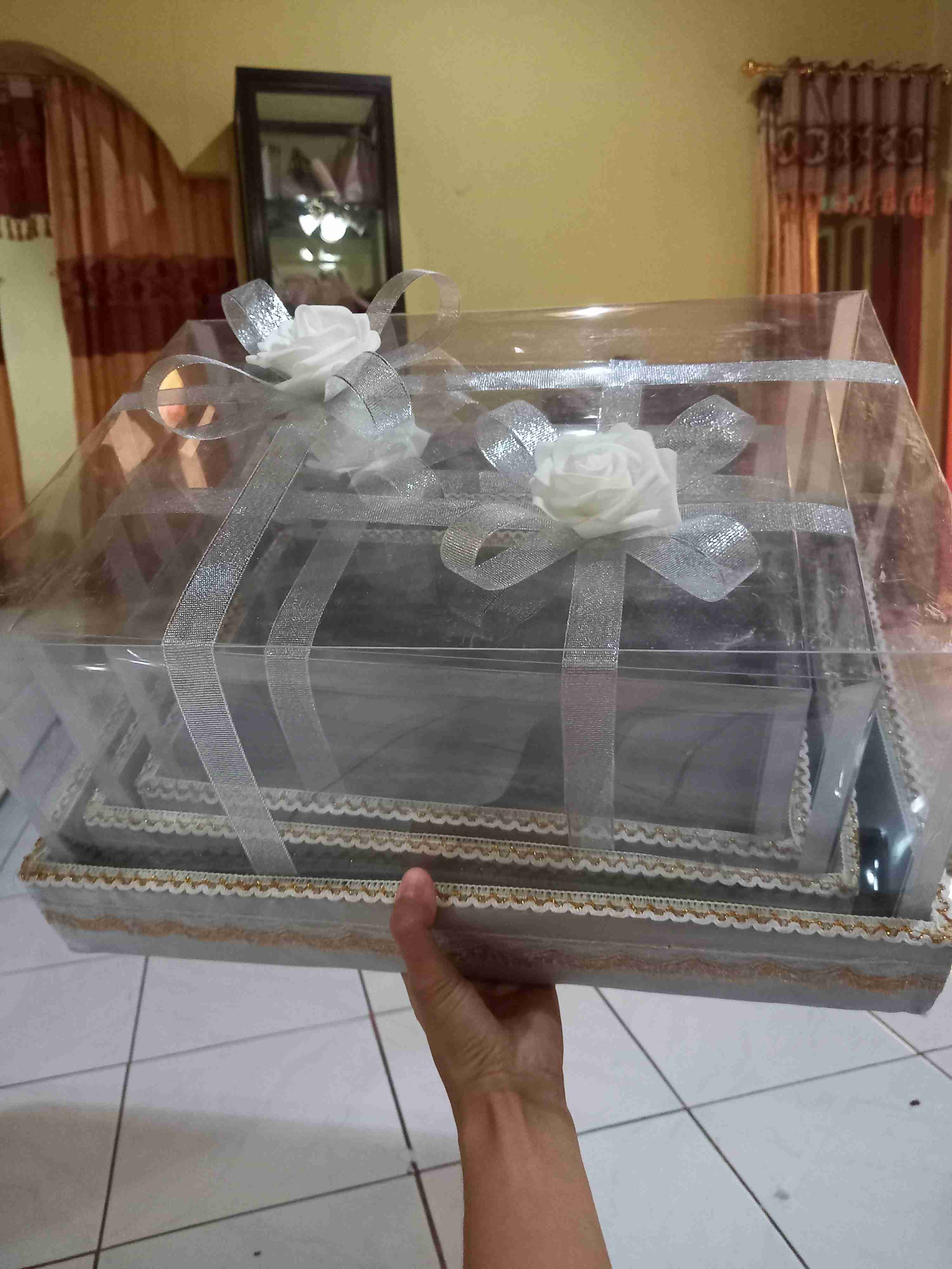 Spesial ... Kotak Hantaran Seserahan Tutup Full Mika Polos Atau Plus Ornamen Siku