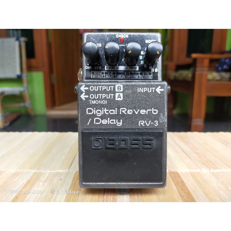efek digital delay reverb boss rv3