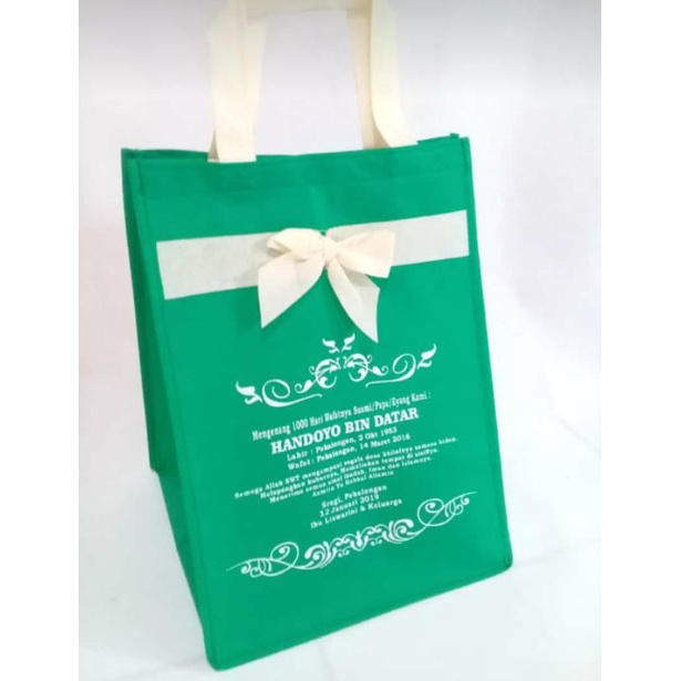 

tas kotak nasi , tas berkatan , tas sablon 100 hari muat box nasi 20×20×30