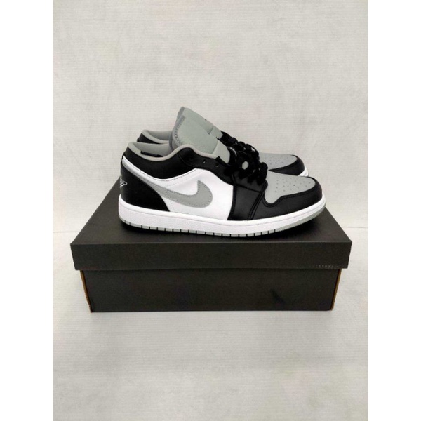 Jordan 1 Low Grey Toe (GS)-Black/Black-Light Smoke Grey-White
