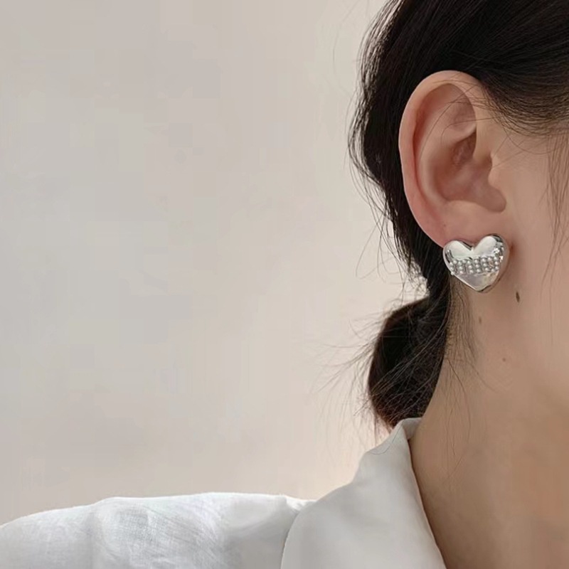Anting Silver Needle Desain Tulisan Love Aksen Mutiara Gaya Korea Untuk Wanita