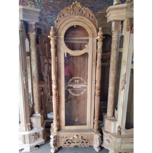 Jam Berdiri Pajangan Hias Ukir, Lemari Jam Hias Bisa Bunyi Bahan Kayu Jati Ukir Jepara