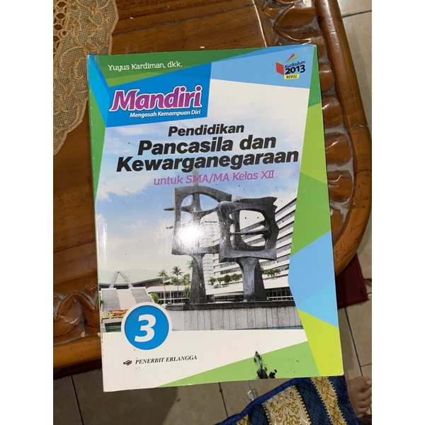 

Pendidikan Pancasila dan Kewarganegaraan Untuk SMA XII