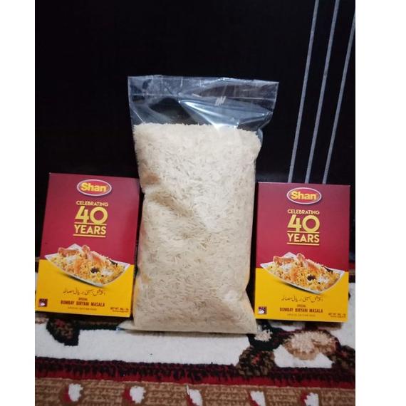 

Buruan beli ! Paket Beras basmati 1 kg+ 1 kotak bumbu shan biryani (khas nasi biryani) 03