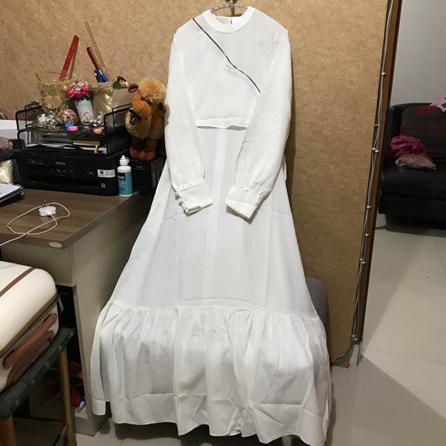 Preloved Sporty Branded Turky Putih Dress Gamis Syari Gaun Salur Polos Rampel Kondangan Umrah