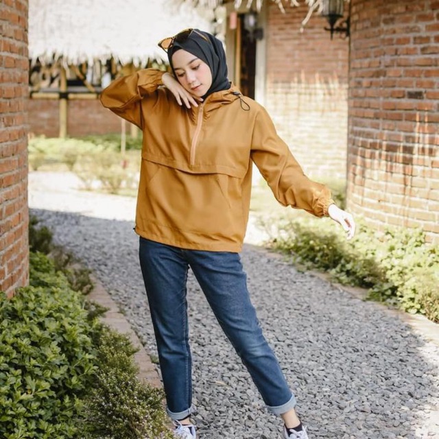 Jaket Parasut Wanita / Jaket Outdoor Sport - ROW PARASUT