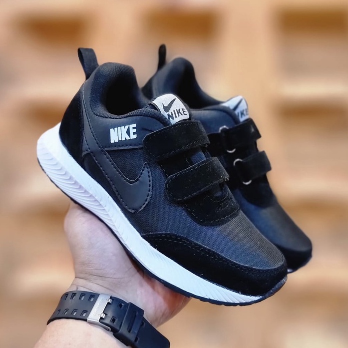Sepatu Anak Anak Sneakers Nike Hitam Putih Size 33-38