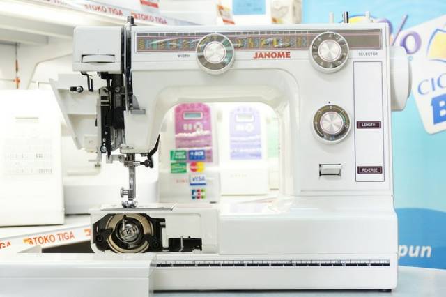 JANOME 380 Mesin Jahit Portable Body Full Besi