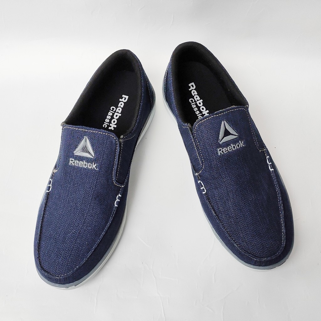 sepatu reebok slip on