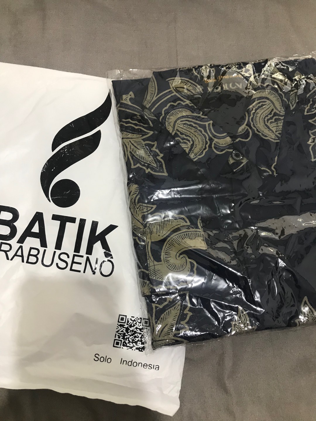 Prabuyasa Kemeja Batik Pria Lengan Panjang Slimfit Katun Printing Hem Baju Seragam Kantor Modern