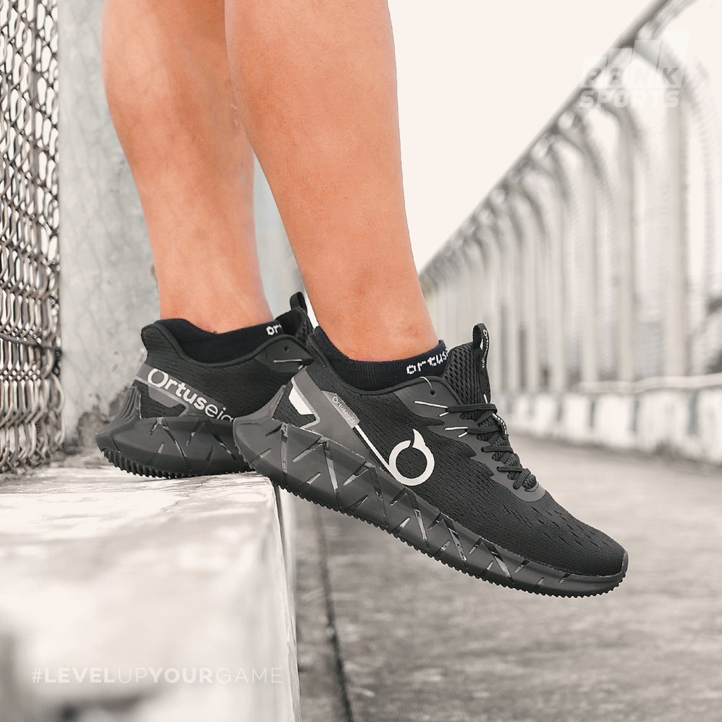 Sepatu Sneakers Ortuseight Reflow - Black/Grey