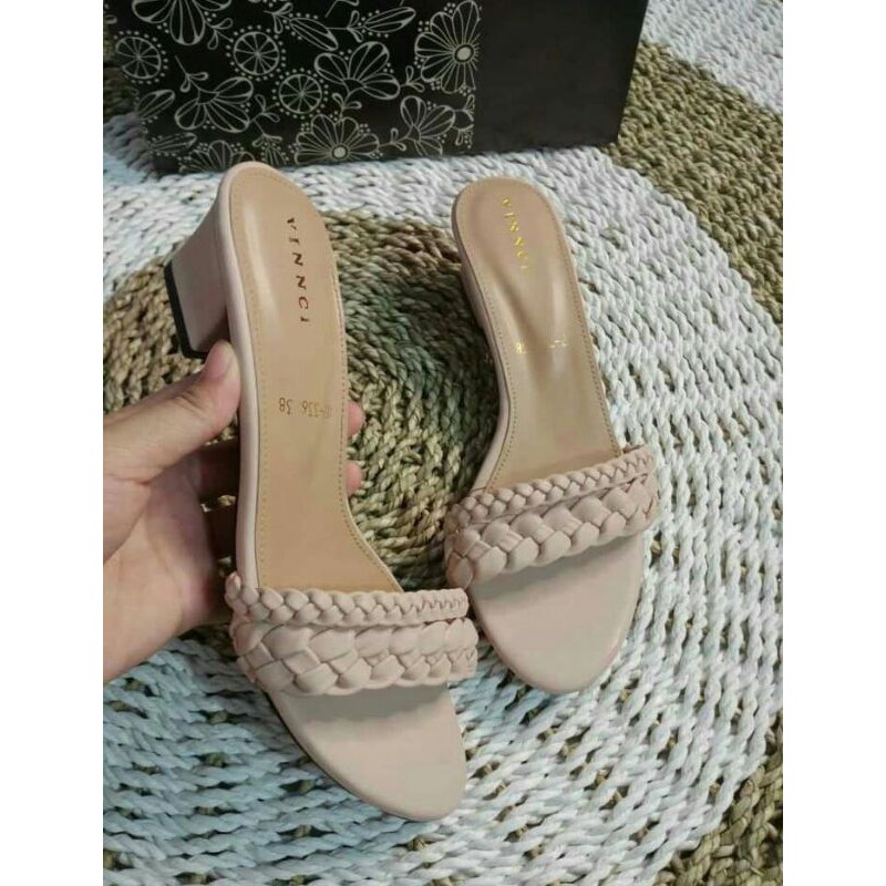 Heels vinnci tali kepang tumit tahu
