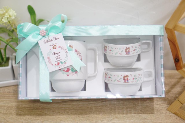Minim 25pcs Souvenir One Month Hamper / Souvenir Teapot / Teko Susun 2 Cangkir (mika Hard Box)