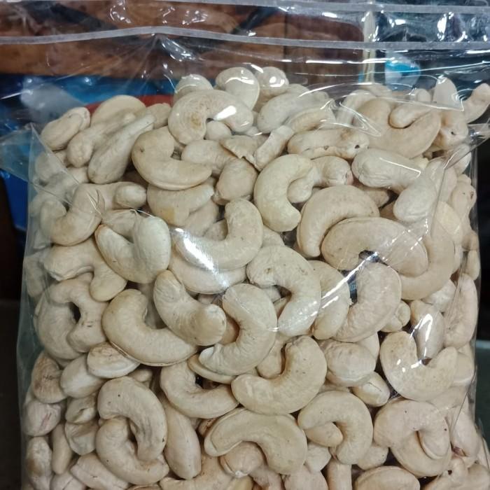 

Kacang Mede Mentah Jumbo Premium 1 KG