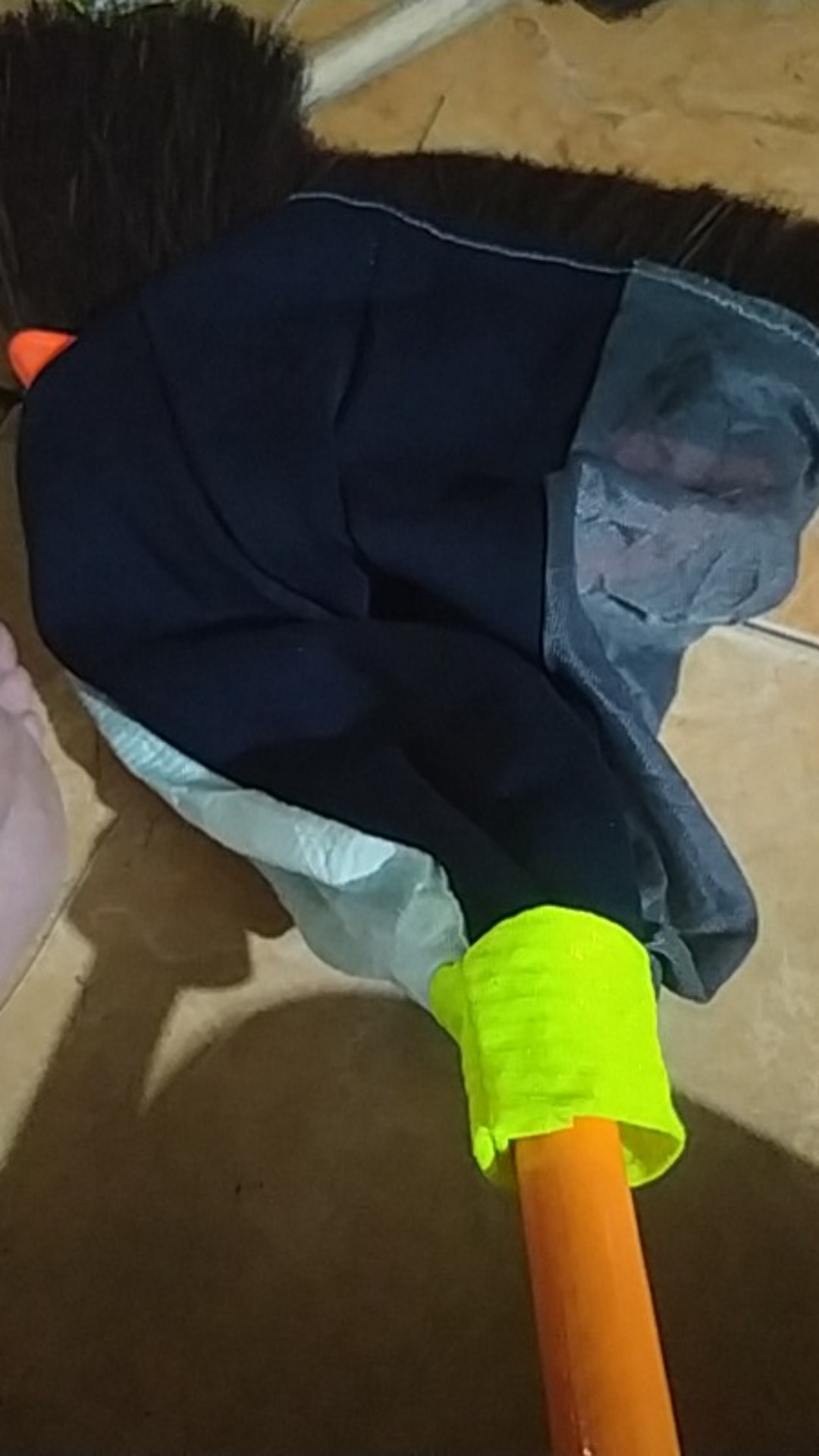 Sarung Sapu Dari Kain Perca