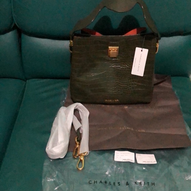 Tas CK hijau Croc-Effect Bucket Shoulder Bag