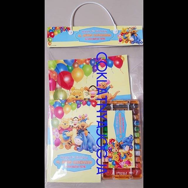 

(PO 13hr kerja, MIN 12) Birthday Souvenir Goodie Bag isi buku, memo dan crayon tema Winnie the Pooh