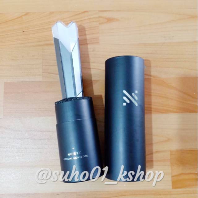 LIGHTSTICK OFFICIAL NUEST