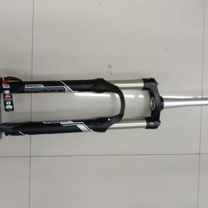 Fork 27.5 Suntour Raidon