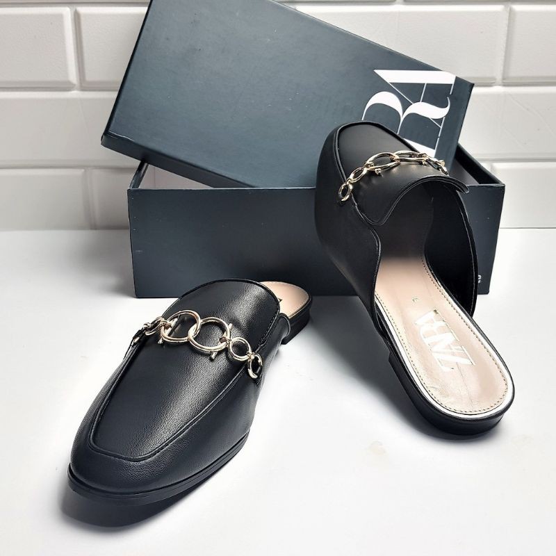 Zara Sepatu Sendal Slipon with Chain