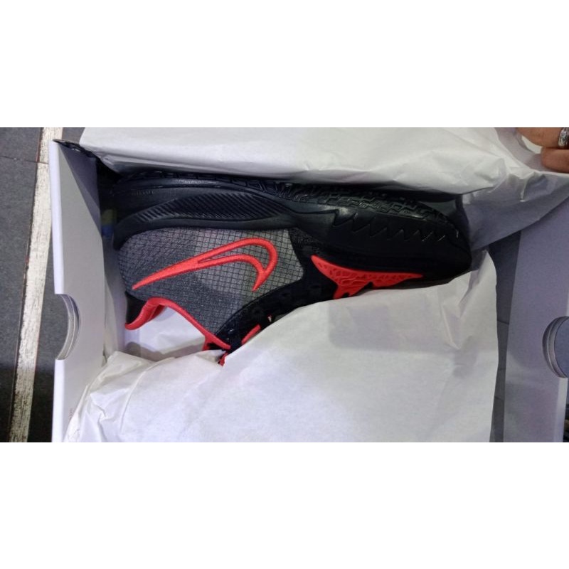 nike kyrie low 4 bred