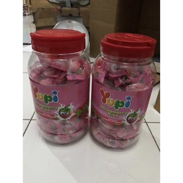 

Yupi Kiss toples 300gr murah