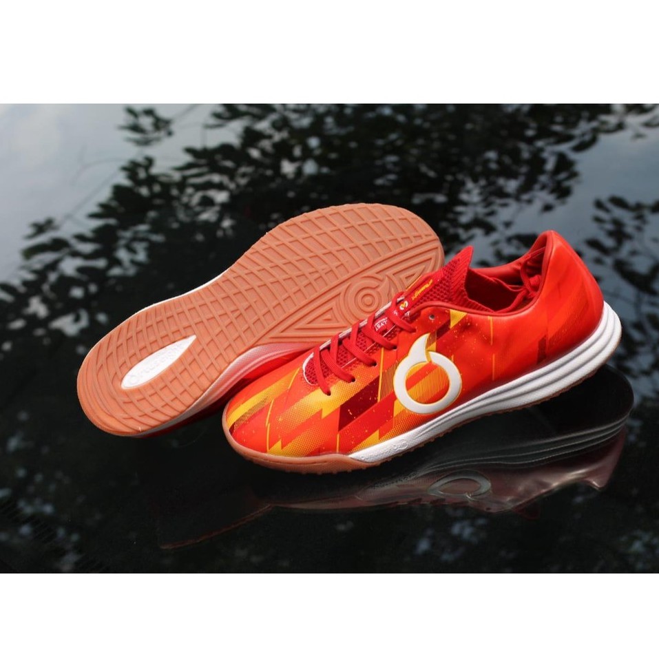 SEPATU FUTSAL ORTUSEIGHT CATALYST THERION IN RED