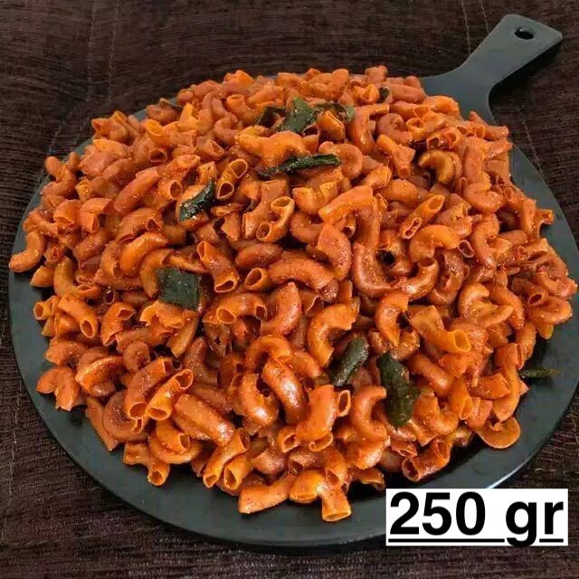 

MAKARONI PEDAS DAUN JERUK 250gram CICACUSNACK | PEDAS | XTRA PEDAS | ORIGINAL / MAKARONI BANTET / MAKARONI PIPA