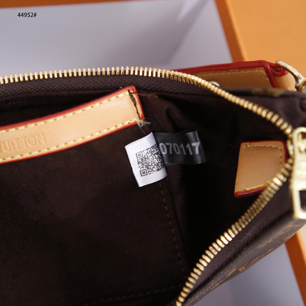 BAG Loop Shoulder Bag in Monoo #44952