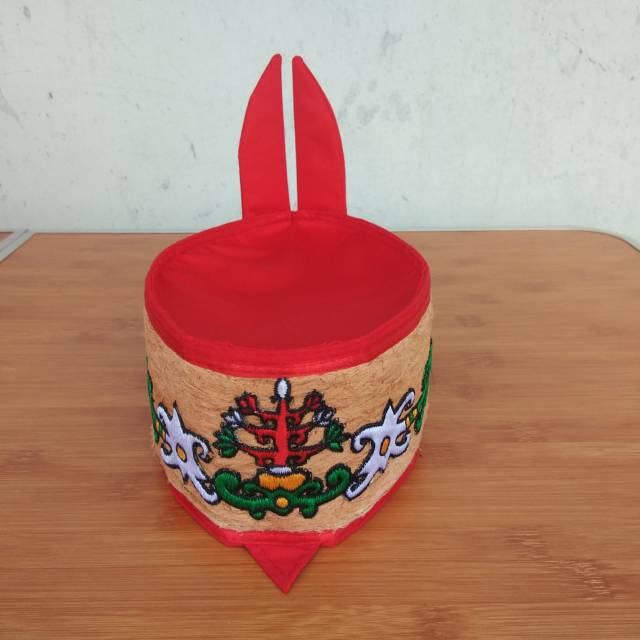 Peci Dayak / Lawung Merah Kayu