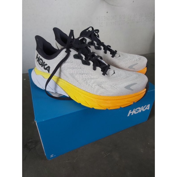 SEPATU LARI HOKA ONE ONE ARAHI 6