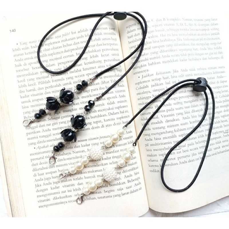 Strap Konektor Kalung Masker Hijab Jilbab Mewah Artis Korea Hitam Putih Anting Kilau Mutiara Swarovs