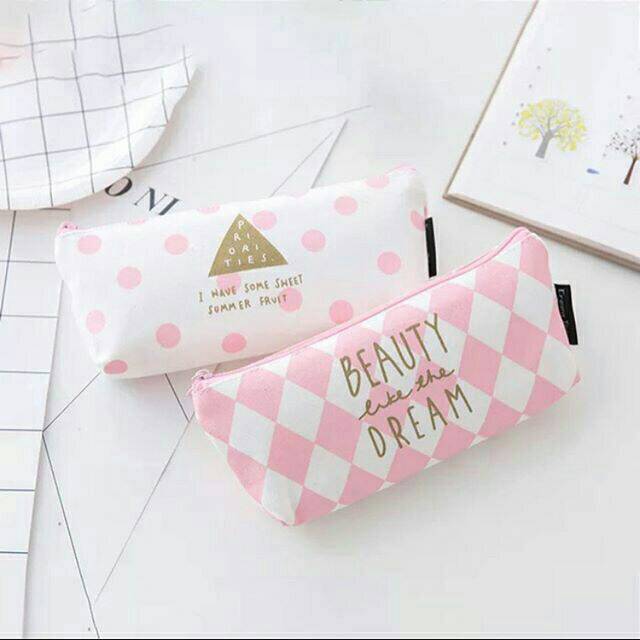 

Tempat pensil/ kotak pensil/ tempat alat tulis Pink