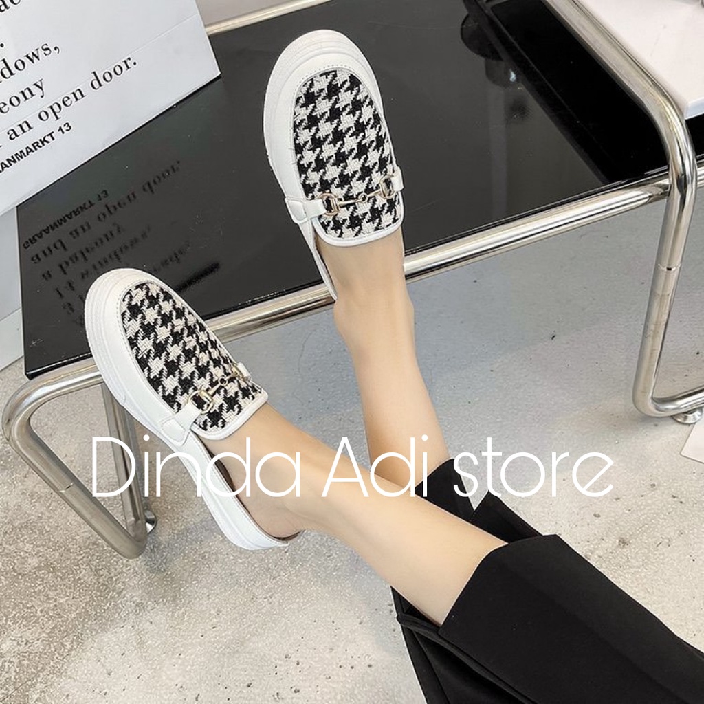 Dinda sepatu wanita Slip on lintang kenanga model terbaru 2023 best seller warna hitam dan putih ukuran 37-40