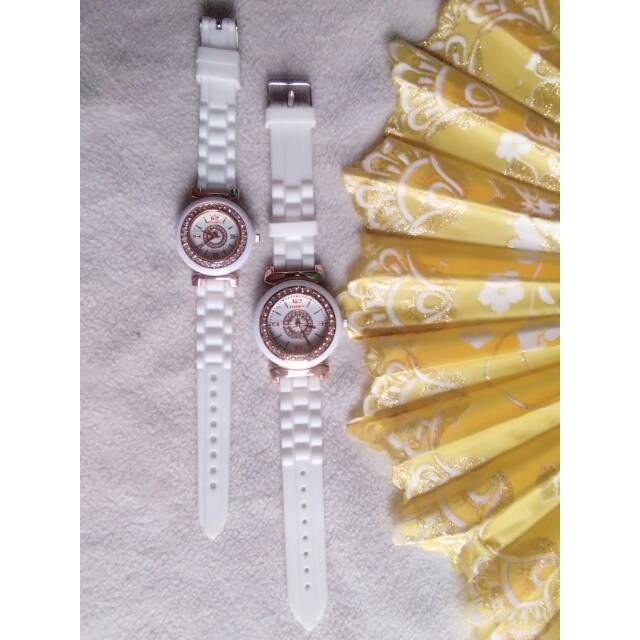 Jam tangan couple dw