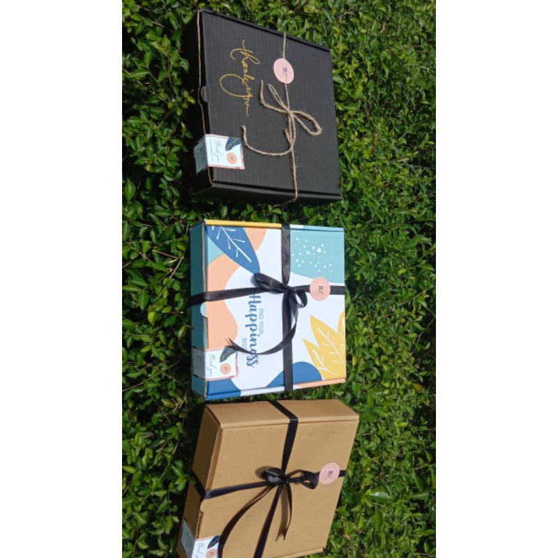 

BOX HAMPERS GIFT HADIAH KADO WISUDA SEMINAR