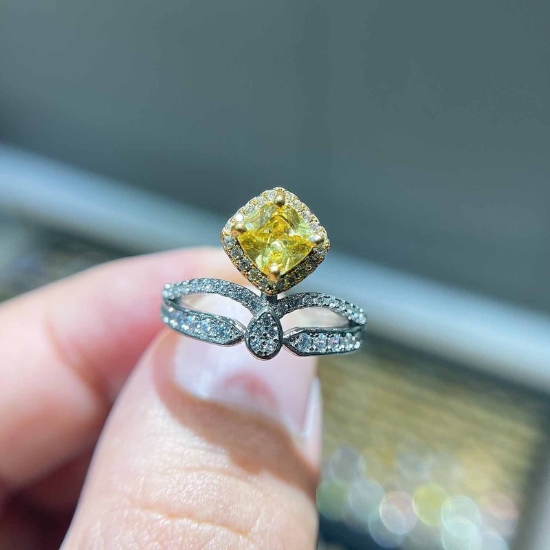 Classic Super Shiny Bright Yellow Diamond Heart-Shaped Ring