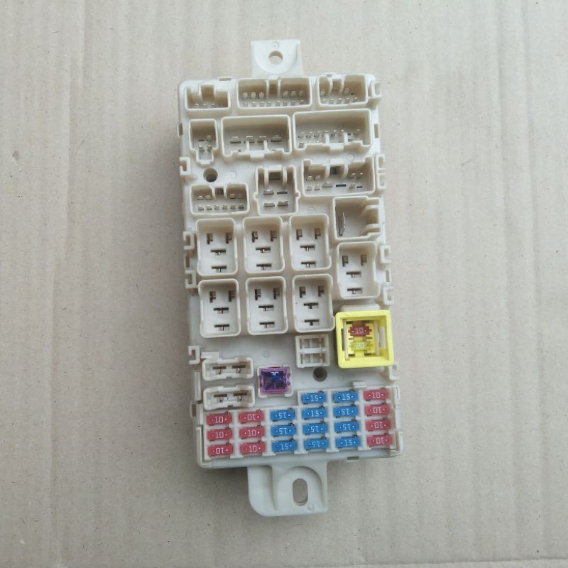 FUSE BOX SEKRING MITSUBISHI PAJERO SPORT DAKAR