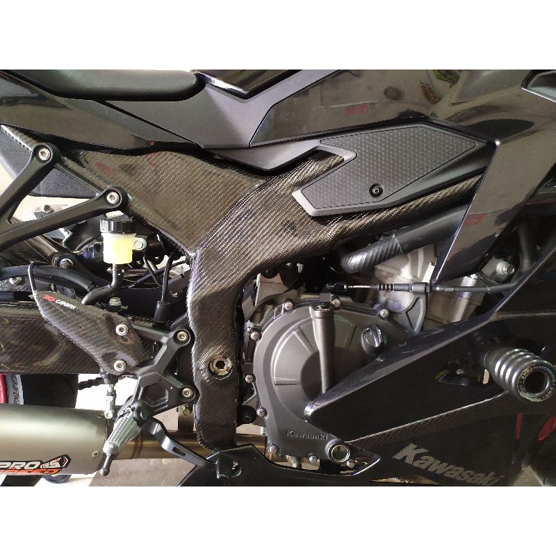 cover deltabox cover rangka carbon ZX25R