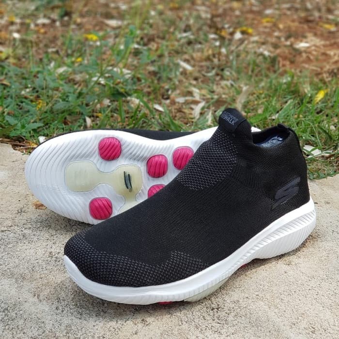 Sepatu Skechers Wanita / Skechers Original / Skechers Revolution ultra