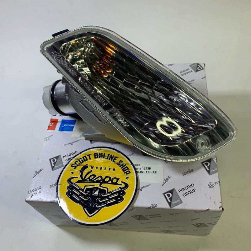 Lampu Sen Depan Vespa LX S LXV Kanan / Lampu Sein Vespa LX S LXV